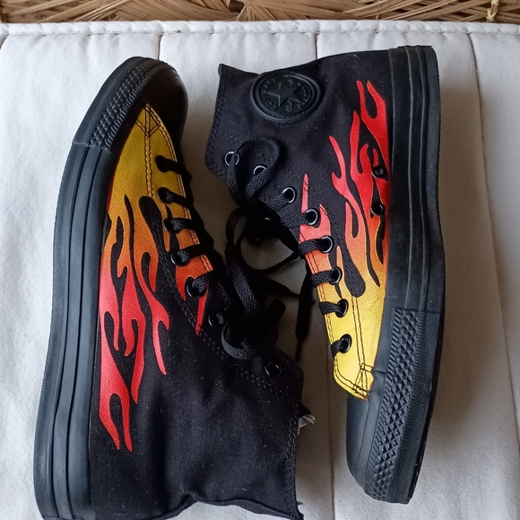 Converse Black High-Top Sneakers with Red and Yellow Flames_12 - Picture 7 of 13